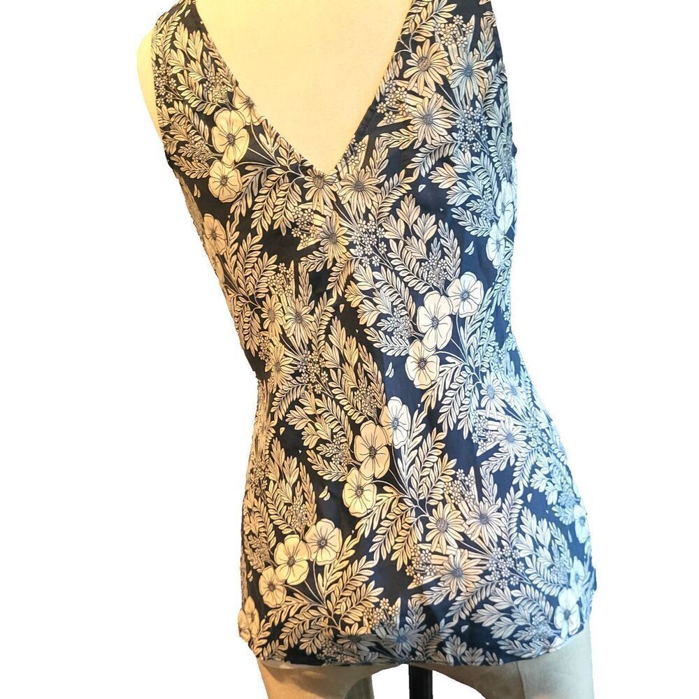 Abigail Borg for J. Crew 100% Silk Sz 2 blue and white Floral - Picture 2 of 4